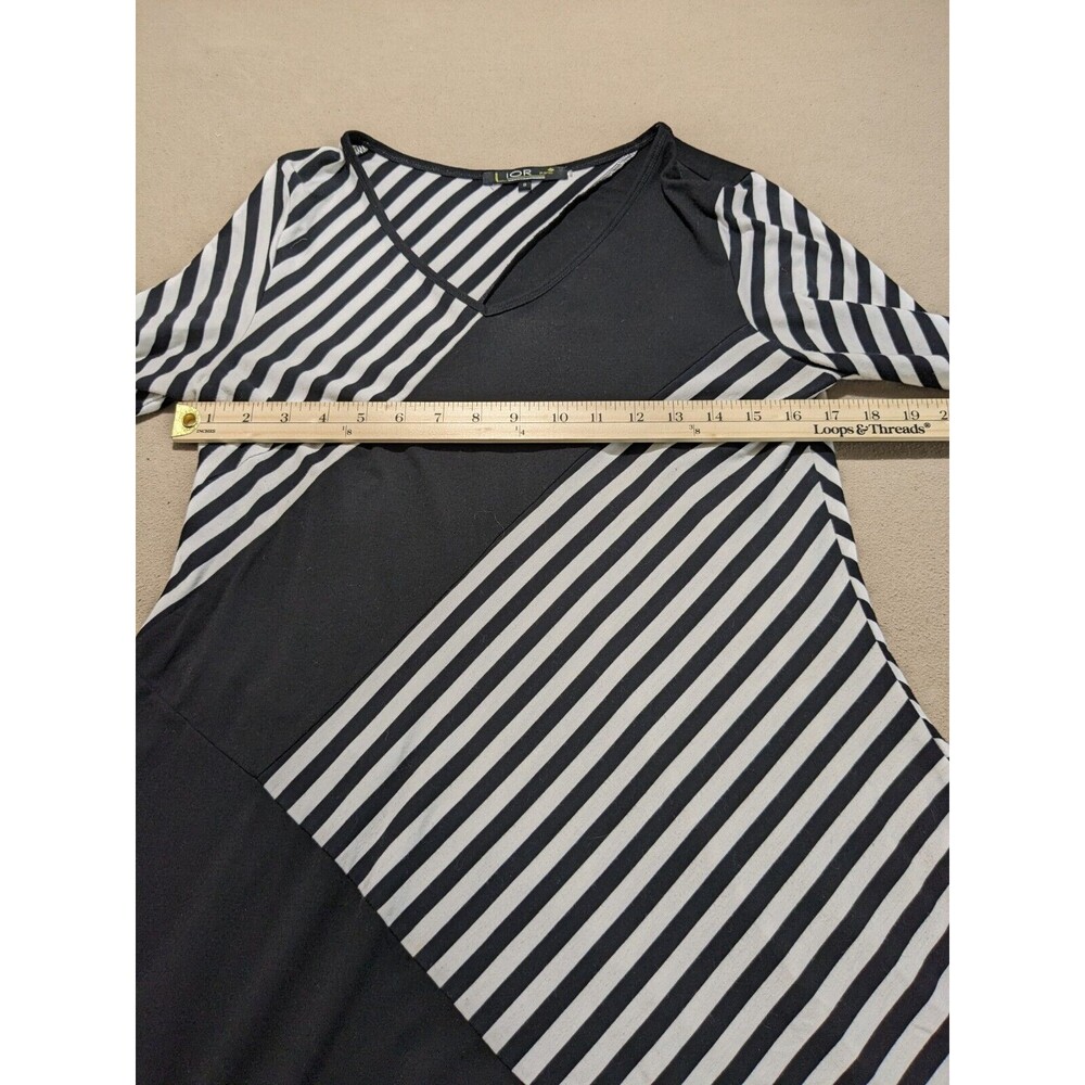 Lior Paris Black & White Stripes, Geometric Pattern Tunic with V-Neck Collar SM - Picture 7 of 10